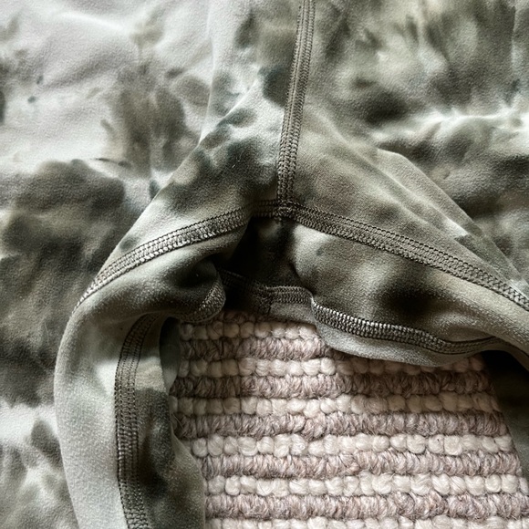 Lululemon Align HR 28” Size 8 Tie-Dye Leggings in Green & Cream - Picture 2 of 5